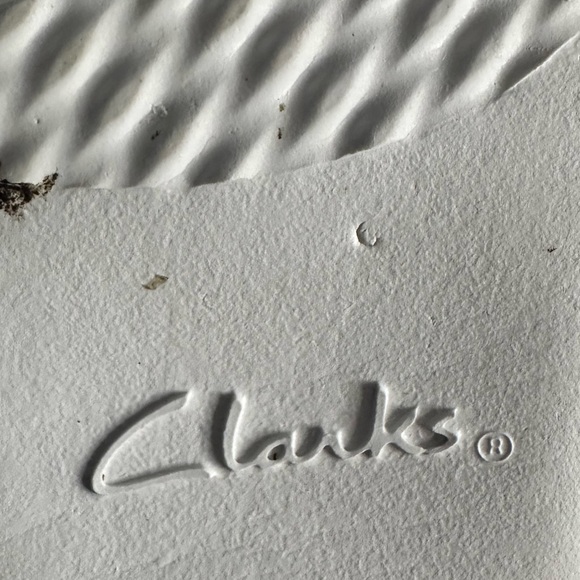 Clarks women’s loafers. Size 9.5 - Picture 9 of 11